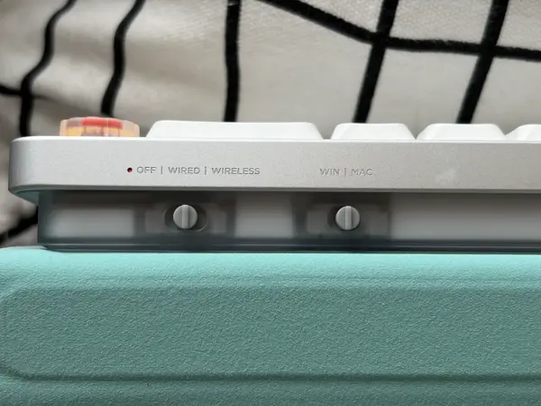 Switches on the back of the NyPhy Air V3 65