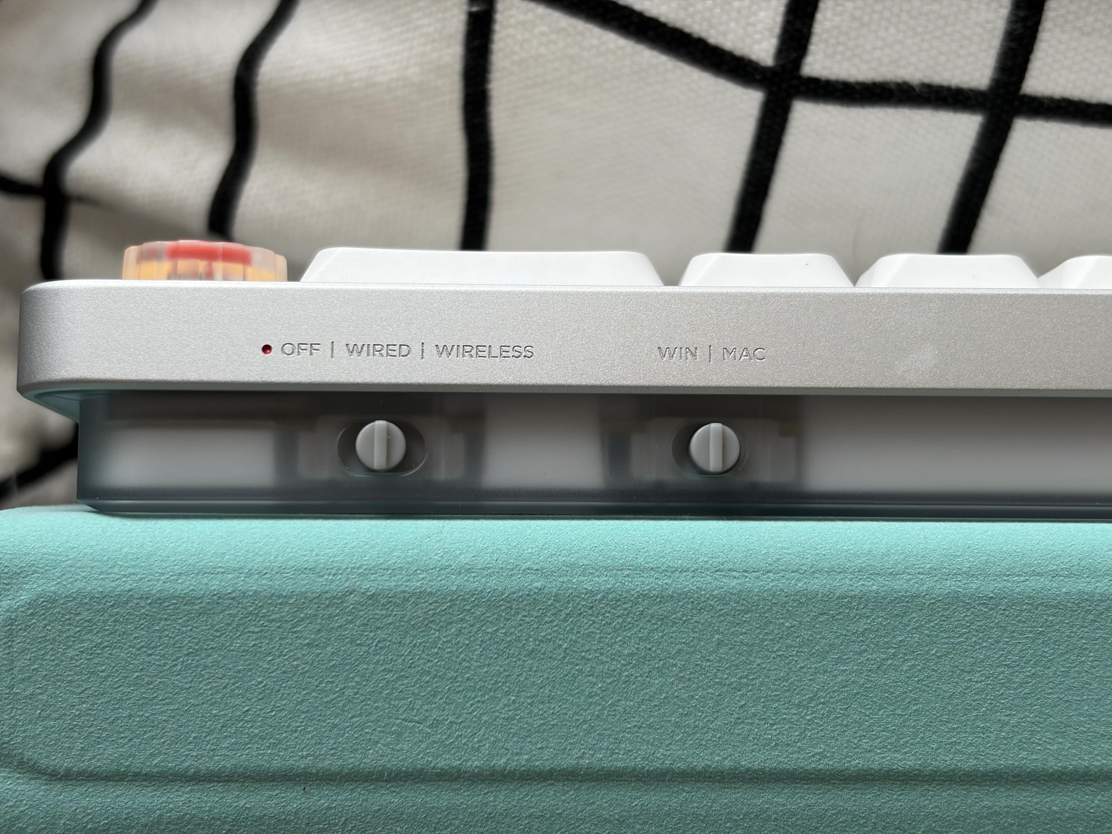 Switches on the back of the NyPhy Air V3 65